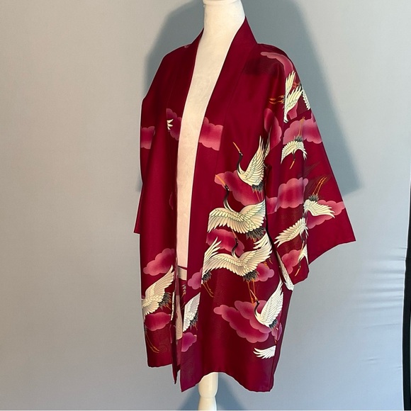 Maruko Kimono Ladies Medium Raspberry Polyester with Flying Crane Design - Picture 12 of 16